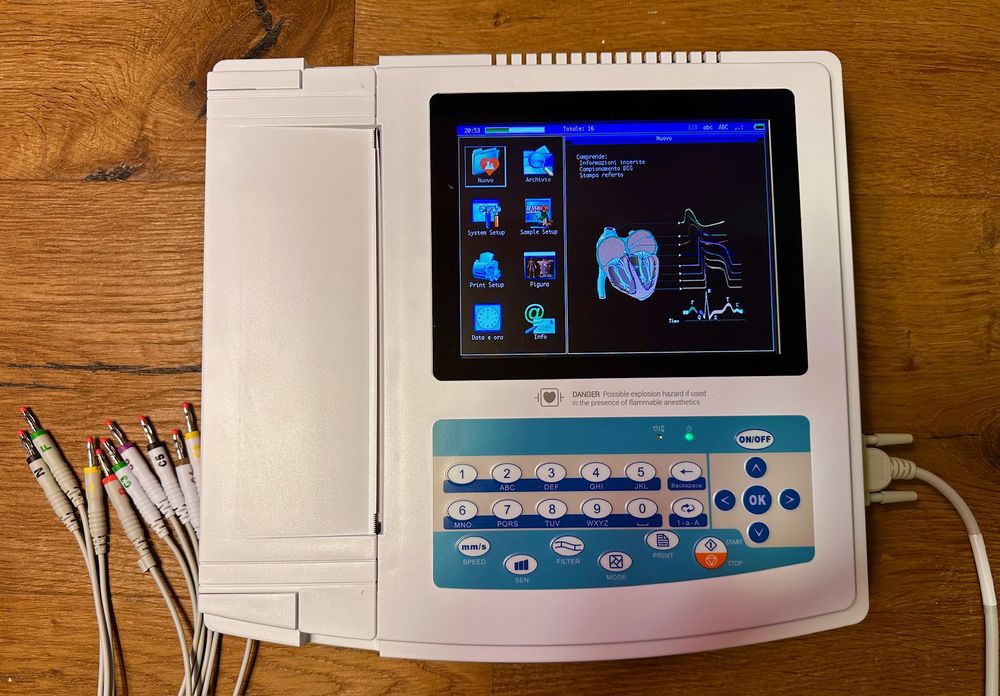 Elettrocardiografo portatile per ECG a domicilio